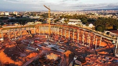 A Arena MRV está com previsão de entrega para 2022 e já está em estágio bem avançado nas suas obras