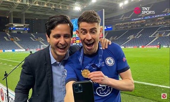 Fred Caldeira e Jorginho (Chelsea) cumprem aposta