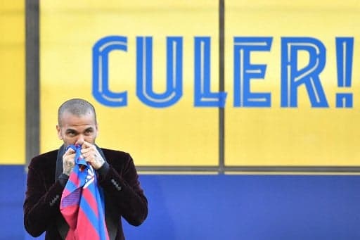 Daniel Alves - Apresentação no Barcelona