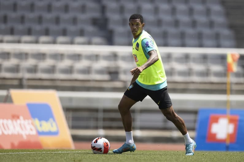 Danilo - Treino da Seleção Brasileira em Seul