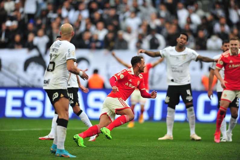 Última partida entre Corinthians e Internacional no Brasileirão terminou em 2 a 2