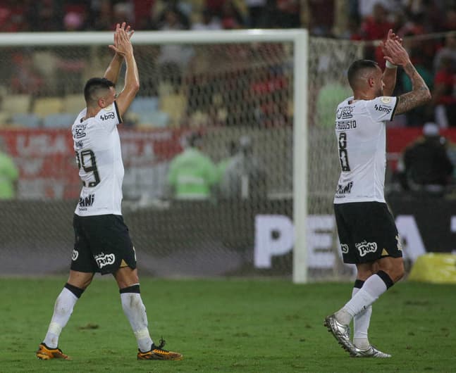 Roni e Renato Augusto - Flamengo x Corinthians