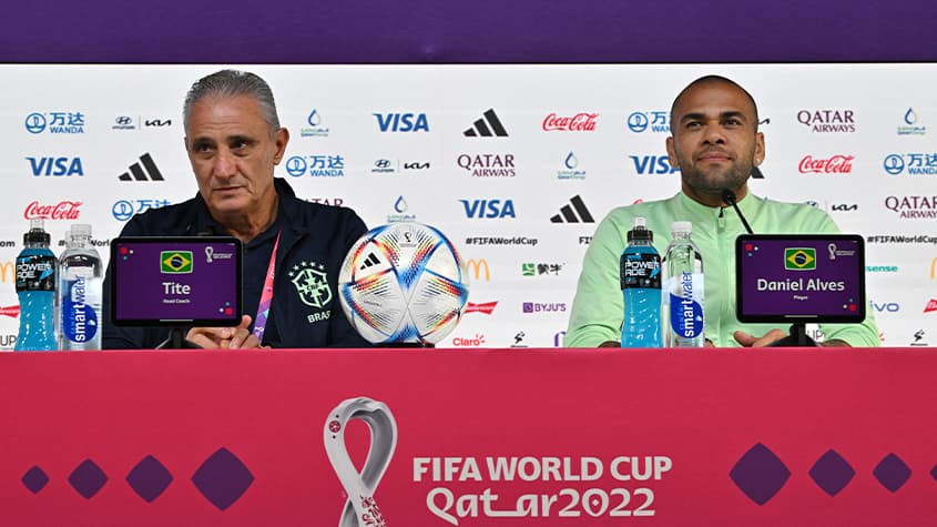 Tite e Daniel Alves - Coletiva