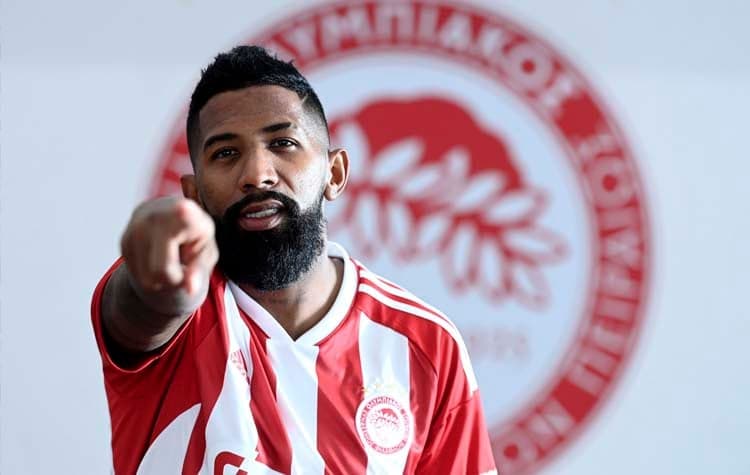 Rodinei apresentado no Olympiacos