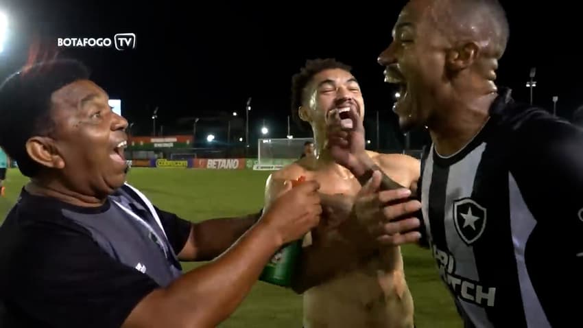 Massagista Botafogo e Marlon Freitas