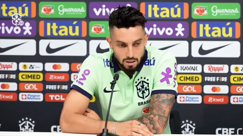 alex_telles_coletiva_selecao_brasileira