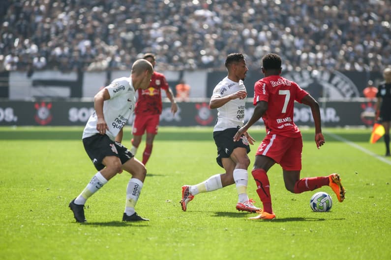 Apostas de Luxa, que corre risco de demissão no Corinthians, Moscardo e Ruan Oliveira foram titulares do Corinthians nos dois últimos jogos