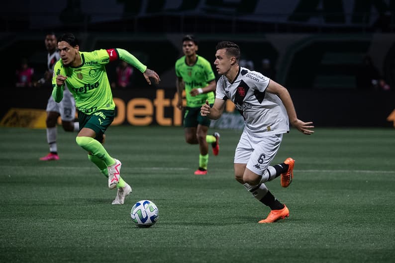 Gustavo Gómez e Lucas Piton - Palmeiras x Vasco (Foto: Leandro Amorim/Vasco)