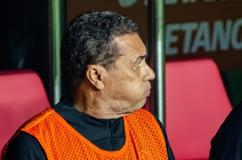 Luxemburgo corre risco de demissão no Corinthians