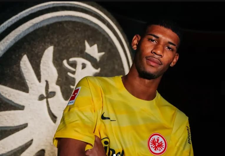 Kauã Santos é chamado de &quot;novo Dida&quot; e ganha contrato longo com o Eintracht Frankfurt (Foto: Divulgação/Eintracht Frankfurt)