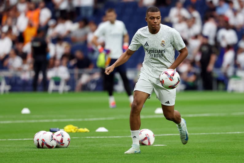 O astro Kylian Mbappé chegou para ajudar o Real Madrid a conquistar mais um título; veja a lista com os maiores campeões da LaLiga (Foto: Pierre-Philippe MARCOU / AFP)