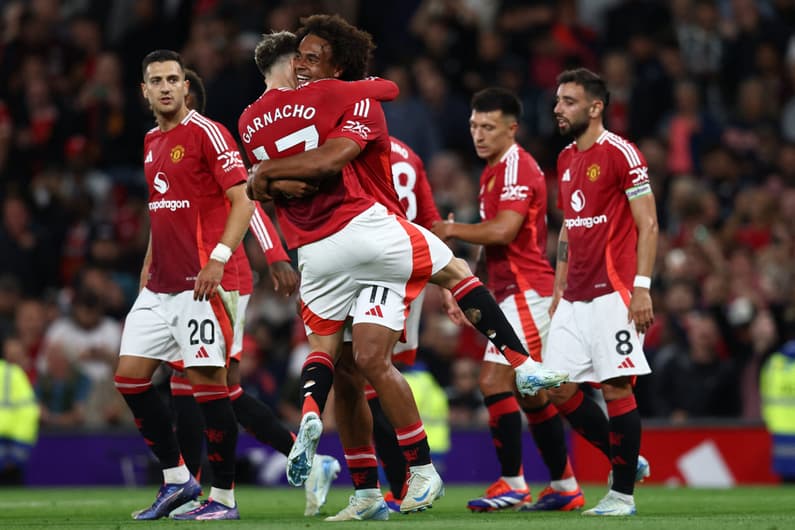 Manchester United começou a temporada com vitória sobre o Fulham; veja os maiores campeões da Premier League (Foto: Darren Staples / AFP) 