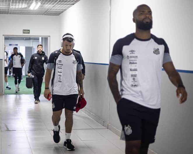 Flamengo monitora Marcos Leonardo, do Santos