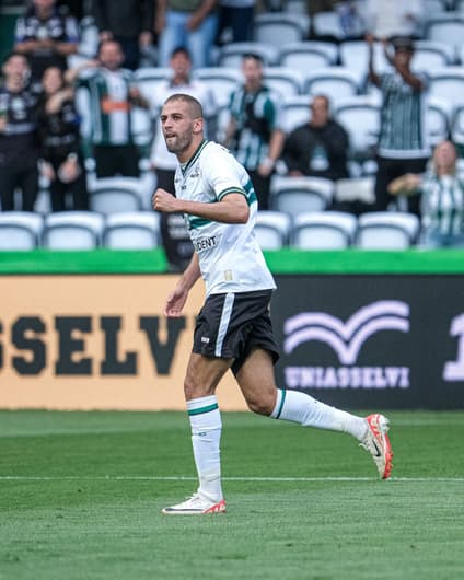 slimani coritiba