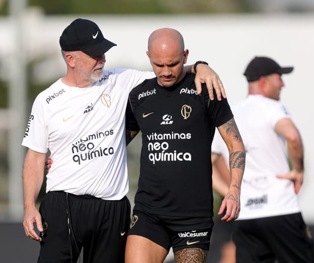 Mano-Menezes-Fabio-Santos-Corinthians