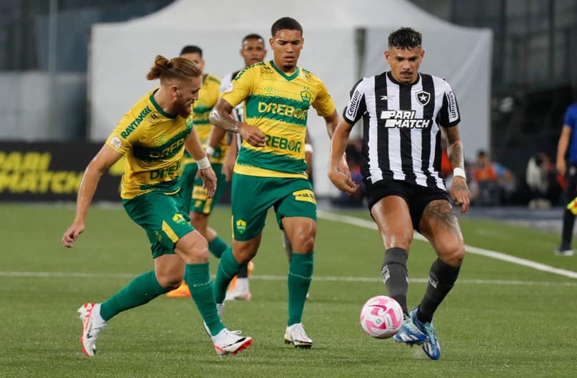 Pitta fez o gol do Cuiabá na partida contra o Botafogo