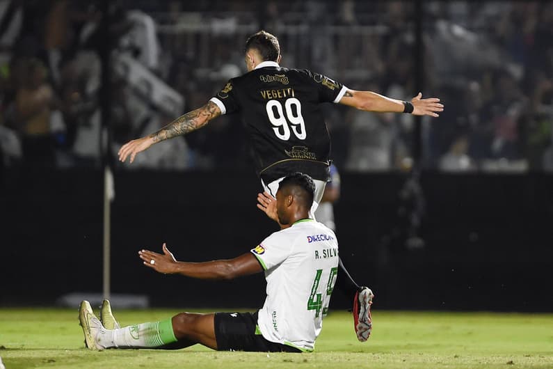 Partida entre Vasco e America-MG pelo Campeonato Brasileiro 2023.