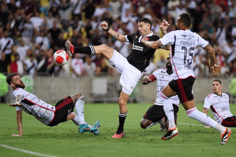 Partida entre Vasco e Flamengo pela Taca Guanabara 2024.