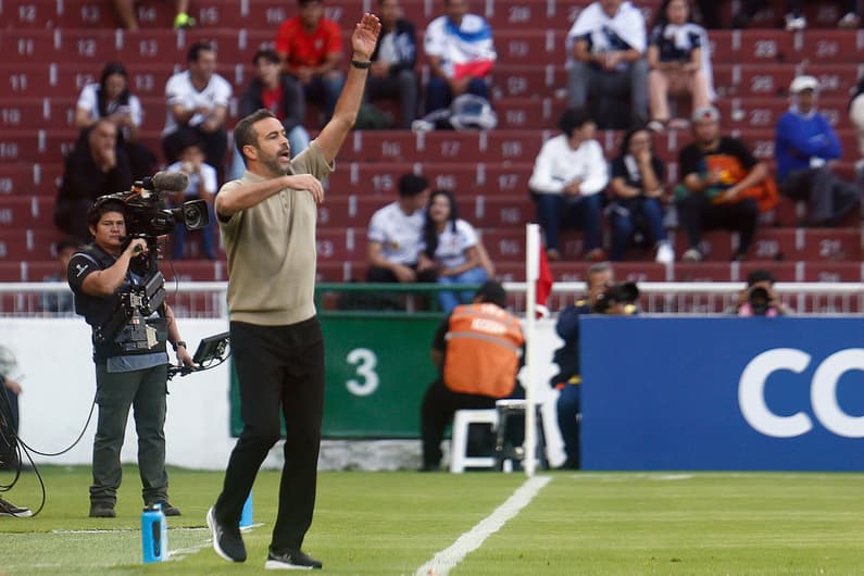 LDU x Botafogo - Artur Jorge