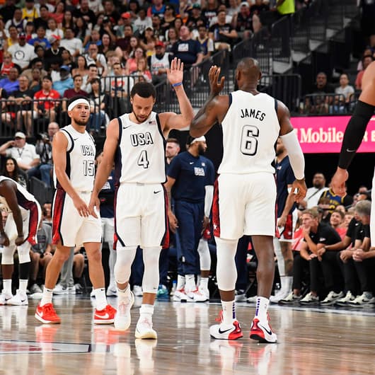 2024 Pre-Olympic Exhibition Game – USA vs Canada - LeBron James e Stephen Curry