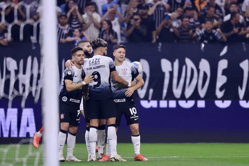 BRASILEIRO A 2024, CORINTHIANS x VITORIA