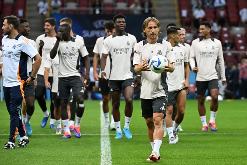 FBL-EUR-SUPERCUP-2024-TRAINING