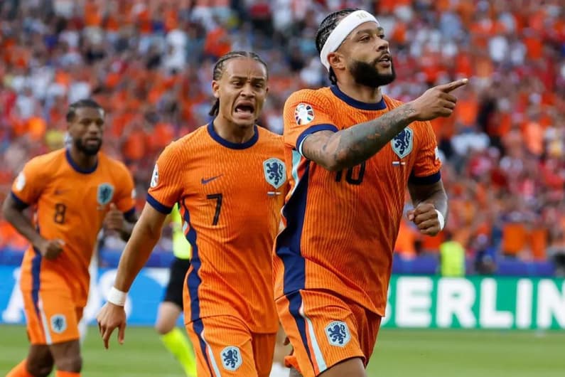 Depay e Xavi Simons - Holanda