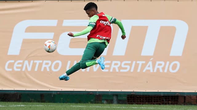 Estêvão_pode_ser_novo_reforço_para_duelo_da_Libertadores