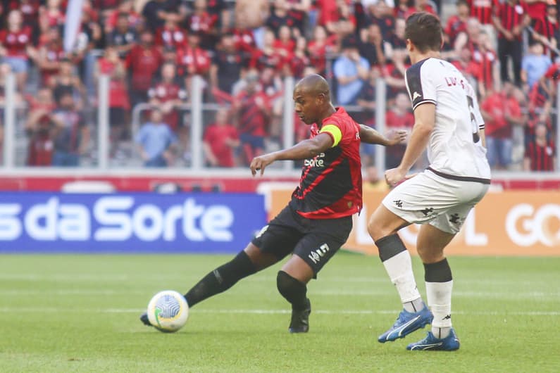 Vasco e Athletico disputam três pontos em jogo hoje. Foto: Gabriel Rosa Machado/AGIF