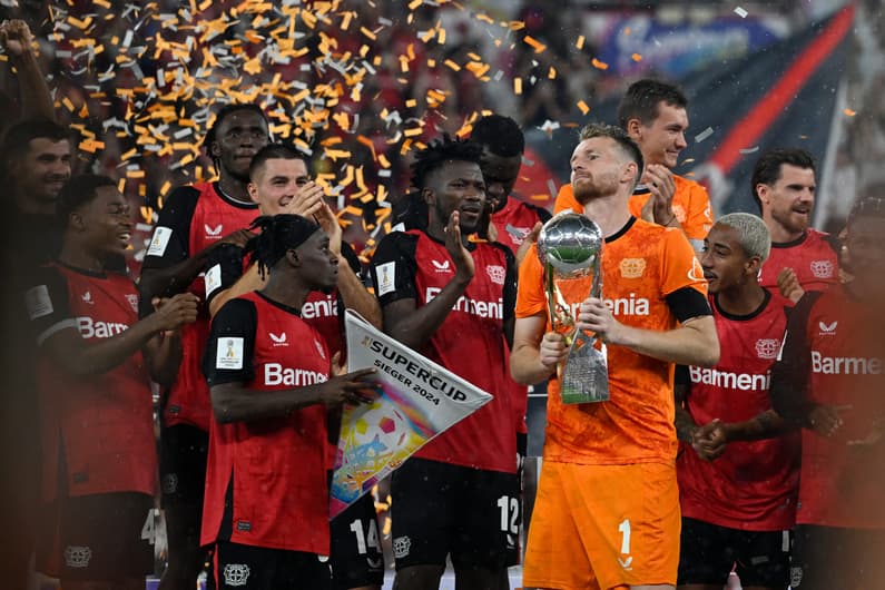 Já campeão nessa nova temporada, Bayer Leverkusen espera estrear com a vitória no jogo de hoje (Foto: Sascha Schuermann / AFP) 