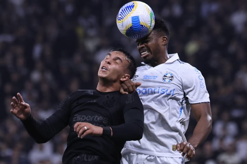 Grêmio e Corinthians duelam por uma vaga nas quartas de final da Copa do Brasil Foto: Marcello Zambrana/AGIF