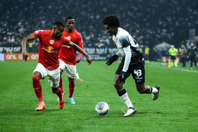 Red Bull Bragantino e Corinthians voltam a se enfrentar em jogo hoje pela Copa Sul-Americana. Equipes jogaram na última rodada do Brasileirão. Foto: Marco Miatelo/AGIF