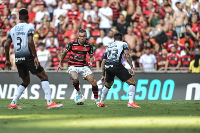 Em jogo hoje, Corinthians e Flamengo fazem o confronto de maior destaque no Brasileirão (Foto: Thiago Ribeiro/AGIF)