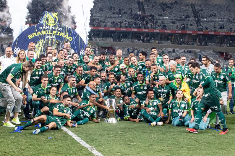 O Palmeiras conquistou o Brasileirão de 2023 e se sagrou Campeão Brasileiro em 12 oportunidades; veja a lista com os maiores campeões nacionais (Foto: Fernando Moreno/AGIF)