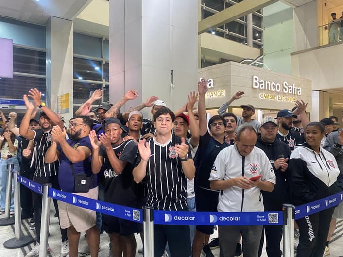 Torcedores do Corinthians - aeroporto