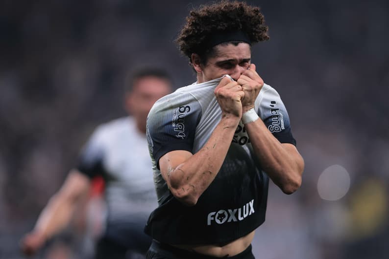 André Ramalho comemora o gol da classificação do Corinthians sobre o Juventude, na Neo Química Arena, pela Copa do Brasil