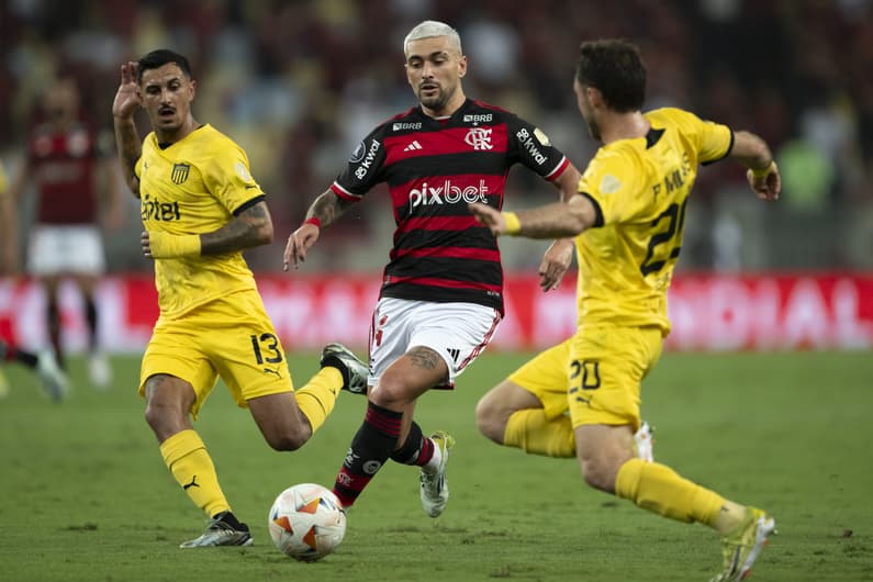 Arrascaeta em Flamengo x Peñarol no Maracanã