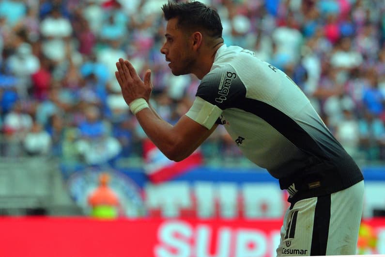 Romero, jogador do Corinthians comemora seu gol durante partida contra o Bahia no estadio Fonte Nova pelo campeonato Brasileiro A 2024