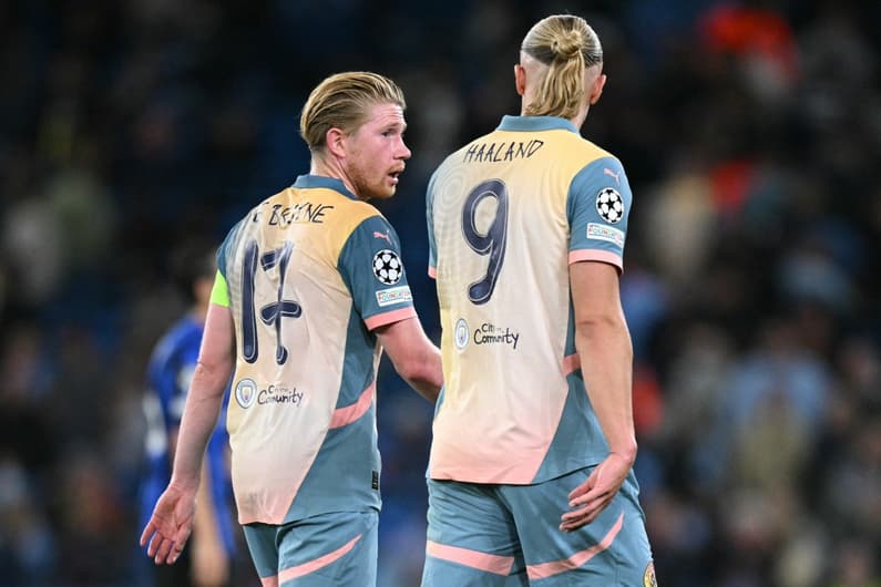 Kevin de Bruyne e Erling Haaland, dupla do Manchester City (Foto: Oli Scarf/AFP)