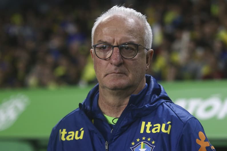 Dorival Júnior, treinador da Seleção Brasileira, em duelo contra o Equador (Foto: Gabriel Machado/AGIF)