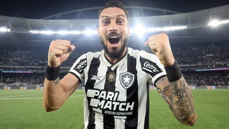 Alex Telles celebra estreia pelo Botafogo/ Foto: Reprodução