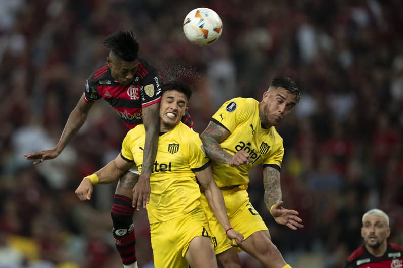 O Flamengo precisa vencer o Peñarol para se classificar às semifinais da Libertadores; Veja os destaques dos jogos de hoje (Foto: Jorge Rodrigues/AGIF)