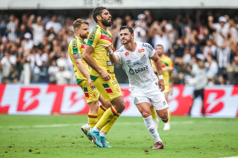 No primeiro turno da Série B, o Santos goleou o Brusque por 4 a 0; Veja as informações do jogo do Santos hoje (Foto: Reinaldo Campos/AGIF)