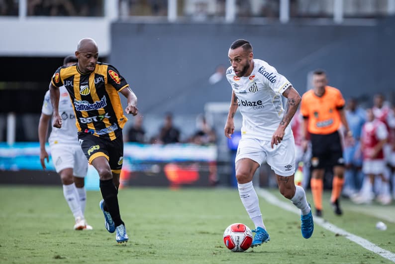 Santos e Novorizontino duelam pela liderança da Série B (Foto: Abner Dourado/AGIF)