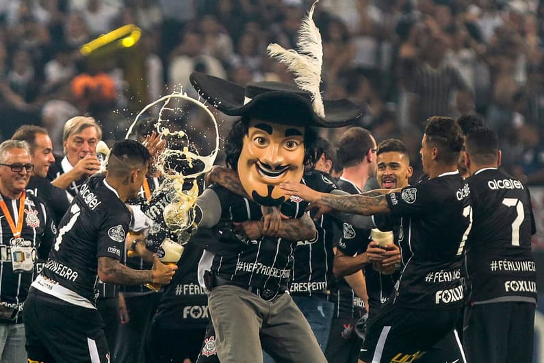 O Mosqueteiro é o mascote do Corinthians; confira toda a história por trás do personagem que representa o Timão (Foto: Ale Cabral/AGIF)