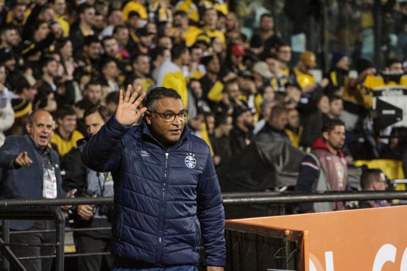 Roger Machado é um dos maiores ídolos do Grêmio na história (Foto: Lucas Sabino/AGIF)