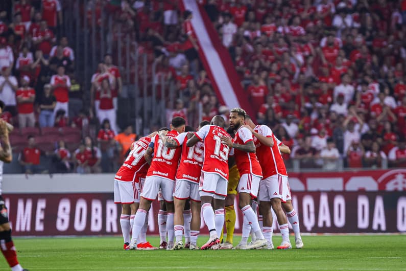 torcida-internacional-vitoria-campeonato-brasileiro-beira-rio