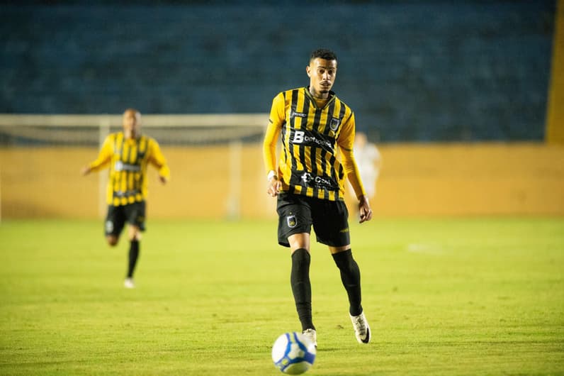 Londrina, Brazil. 26th May, 2024. PR &#8211; LONDRINA &#8211; 05/26/2024 &#8211; BRASILEIRO C 2024, LONDRINA x VOLTA REDONDA &#8211; Patrick player from Volta Redonda during a match against Londrina at the Do Cafe stadium for the Brazilian C 2024 championship. Photo: Henrique Ca