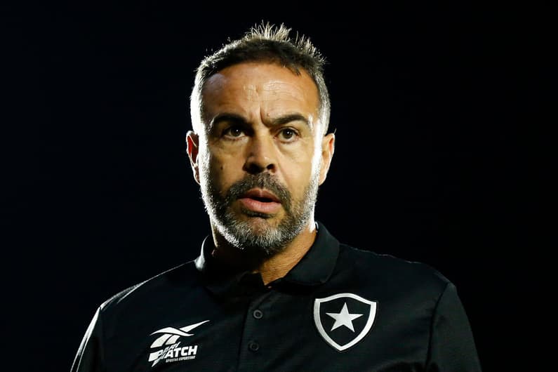 Arthur Jorge envía mensaje a la CONMEBOL sobre los jugadores suspendidos del Botafogo