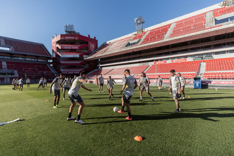 Atlético-MG treina no Estádio Monumental de Nuñez, na Argentina, nas vésperas do jogo contra o River Plate, pela semifinal da Conmebol Libertadores (Foto: Pedro Souza/Atlético)